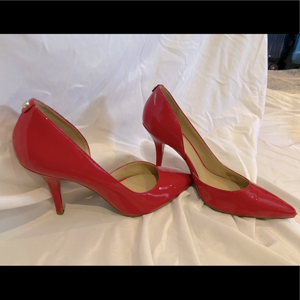 True Red Michael Khors Pump